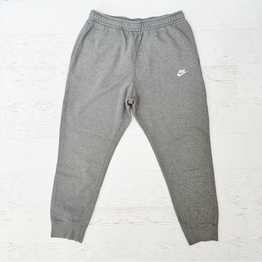 Men’s Gray Nike Club Fleece Sweatpants XL